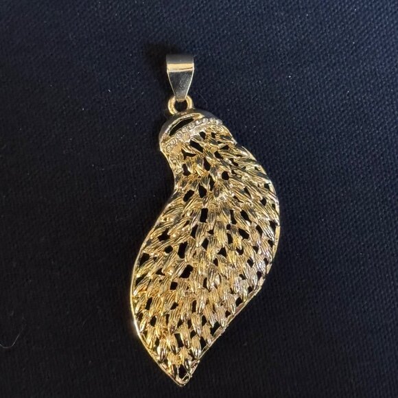 Gold Tone Angel Wing Pendant Earrings Set Intricate Design  Rhinestone Accents - Picture 7 of 13